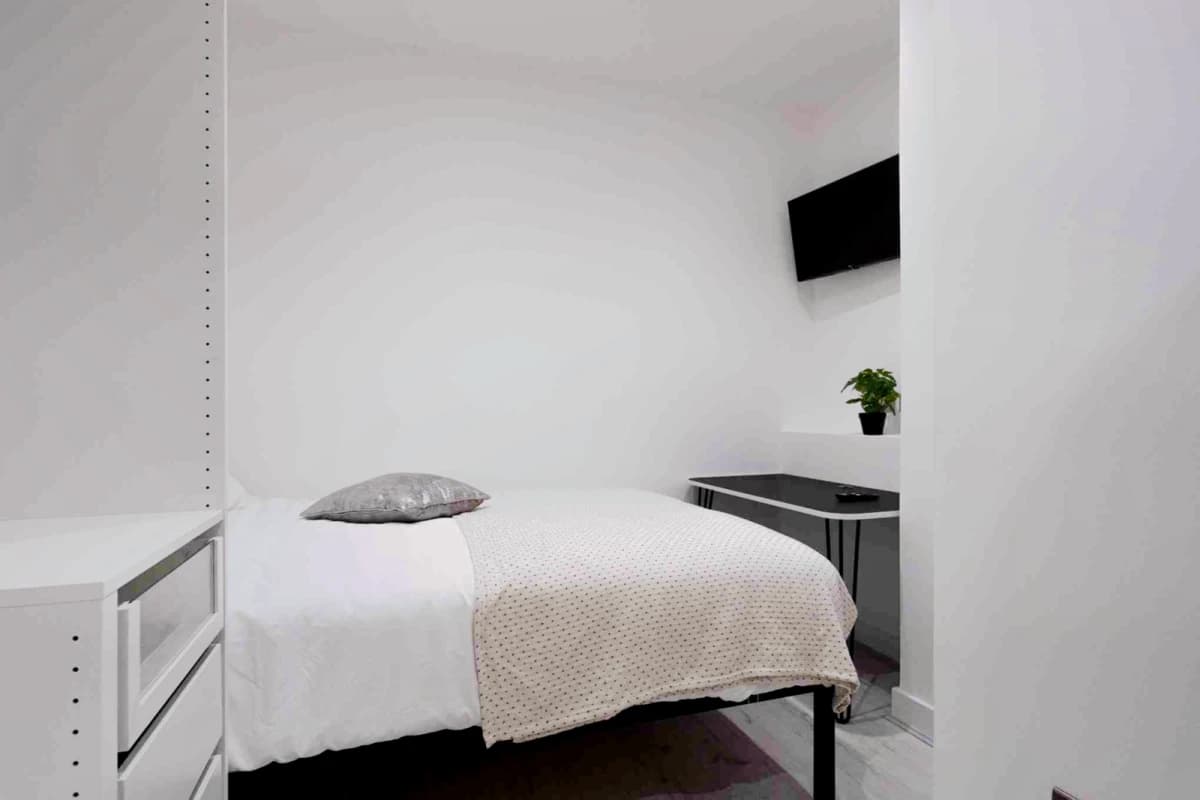 3 Beds 7 Baths
