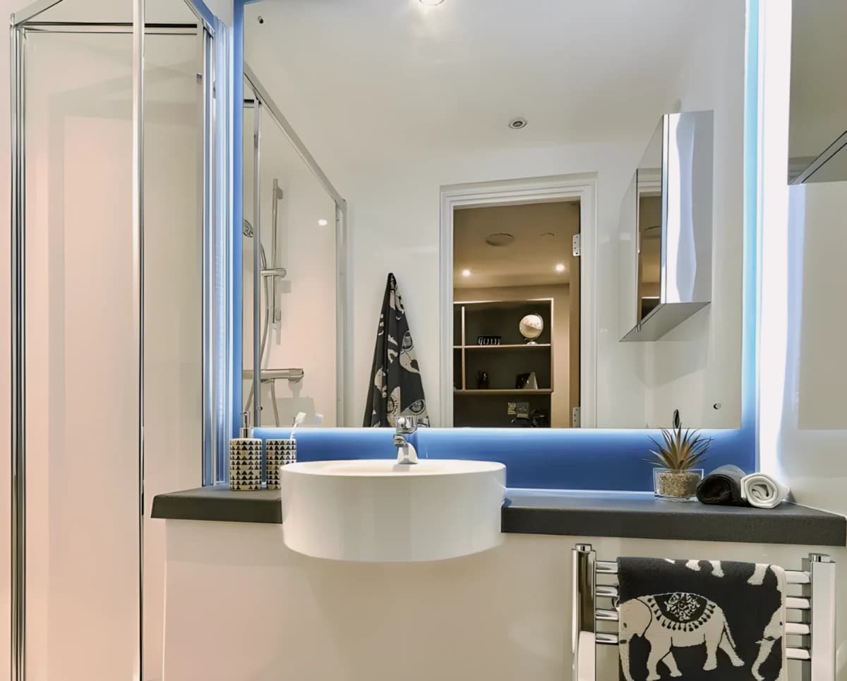 Deluxe Ensuite