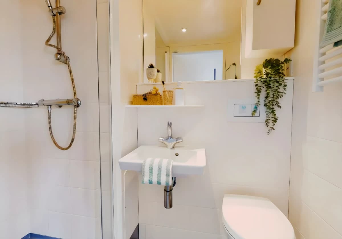 iQ Newtown House image