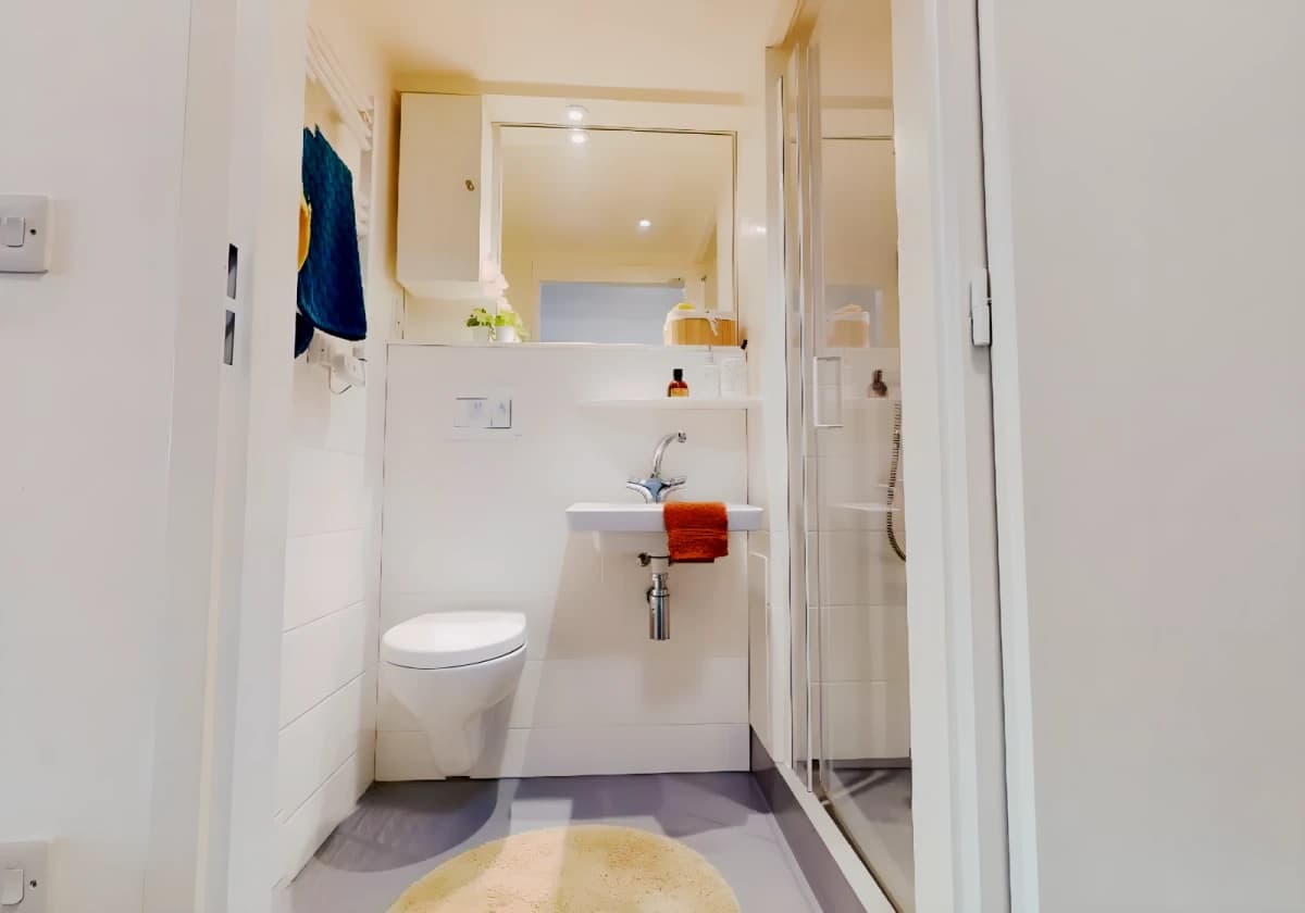 iQ Newtown House image