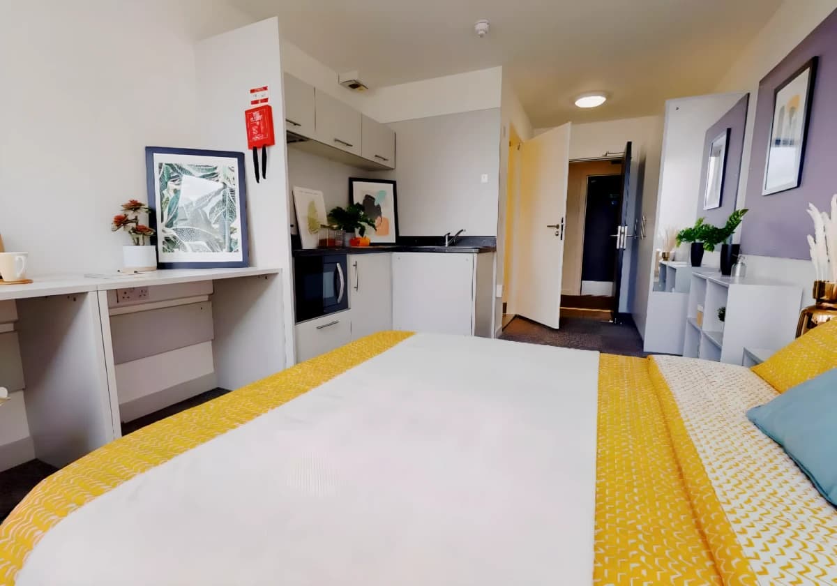 iQ Newtown House image