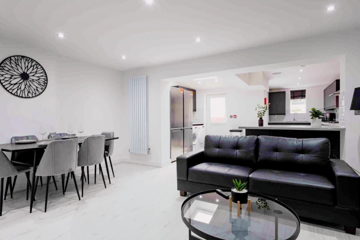 3 Beds 6 Baths