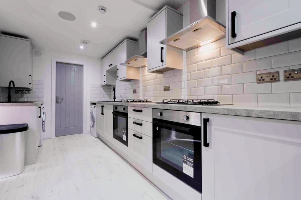 6 Beds 5 Baths