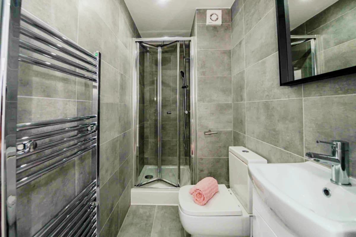 2 Beds 6 Baths