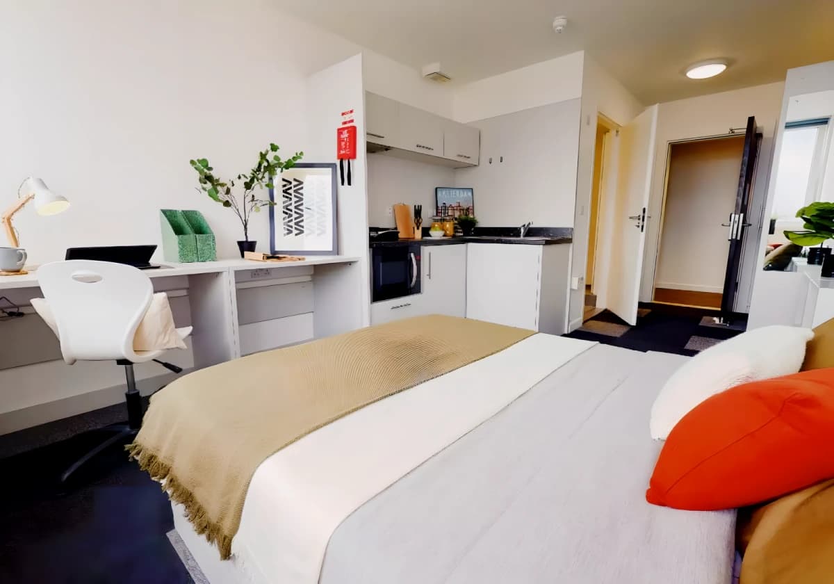 iQ Newtown House image