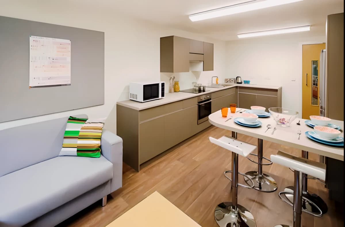 Selly Oak Court image