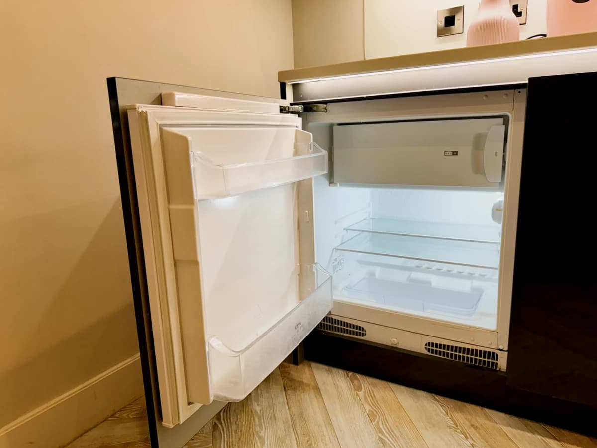 Dwell 121 Princess Street image