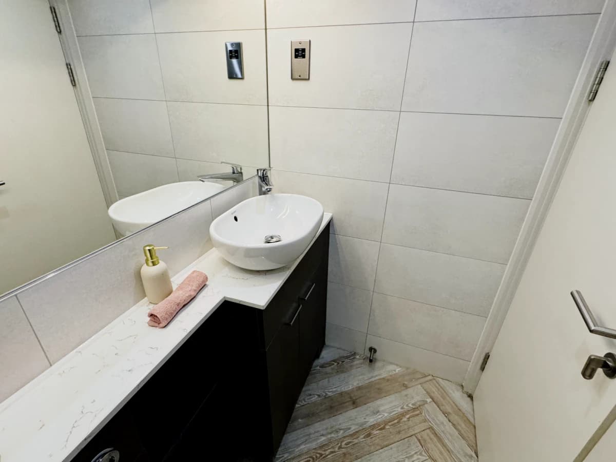 Dwell 121 Princess Street image