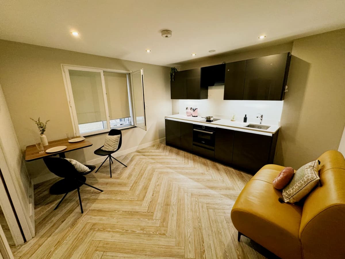 Dwell 121 Princess Street image