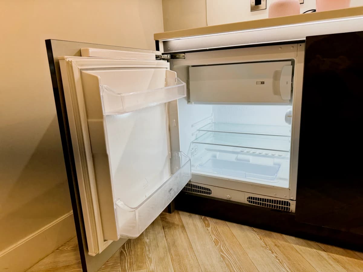 Dwell 121 Princess Street image