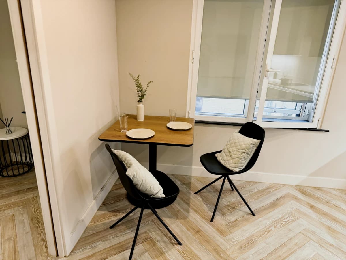 Dwell 121 Princess Street image