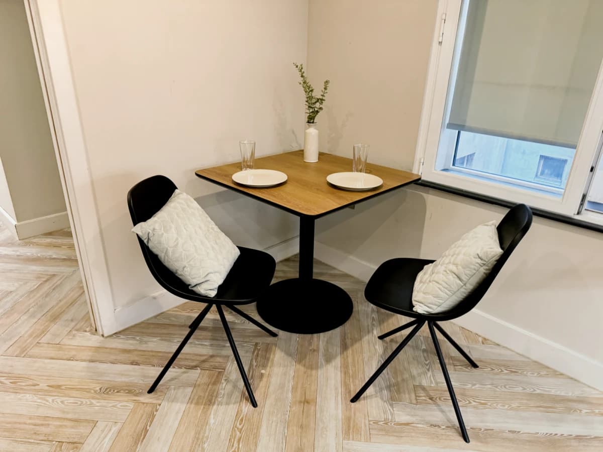 Dwell 121 Princess Street image