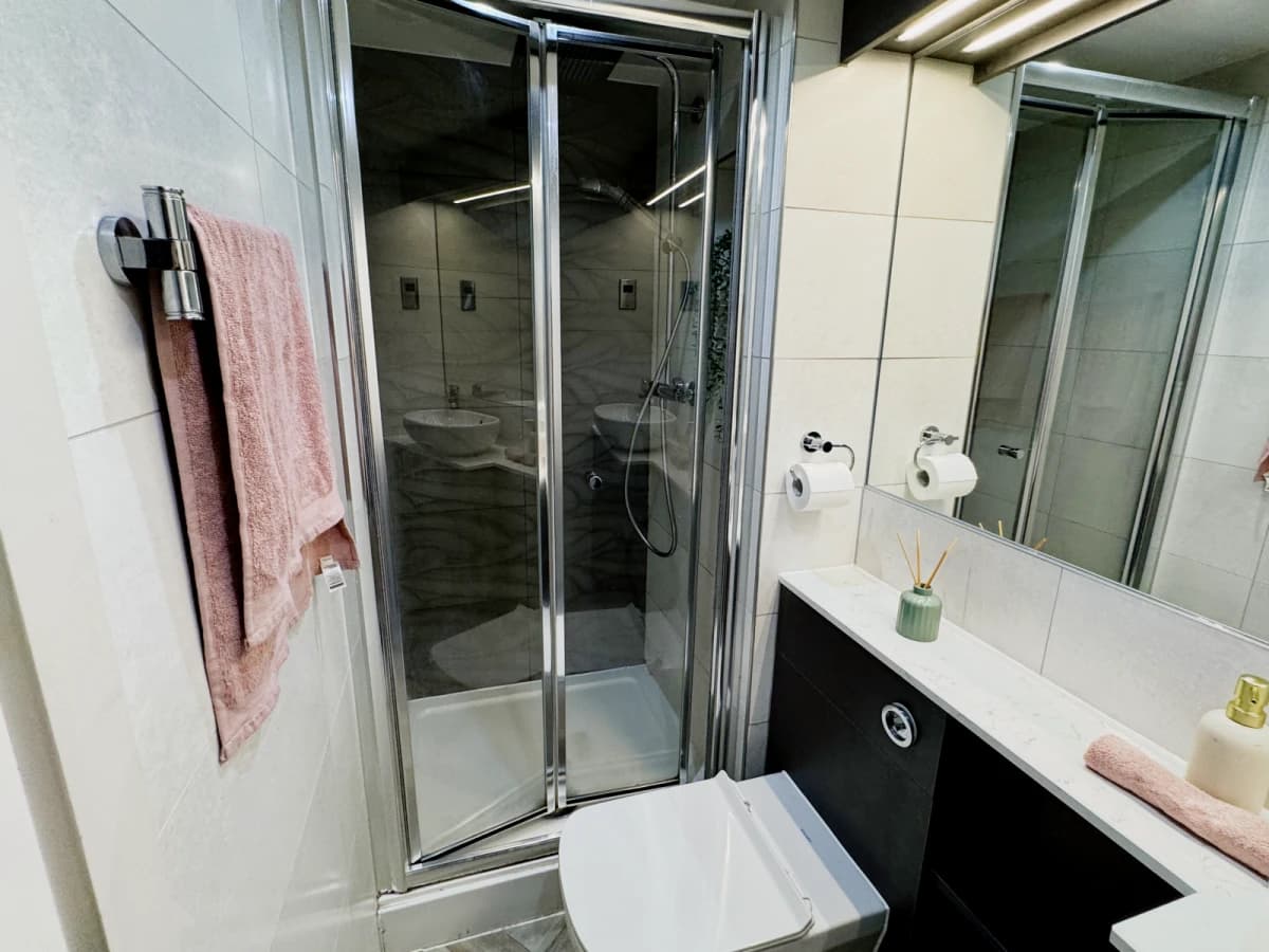 Dwell 121 Princess Street image