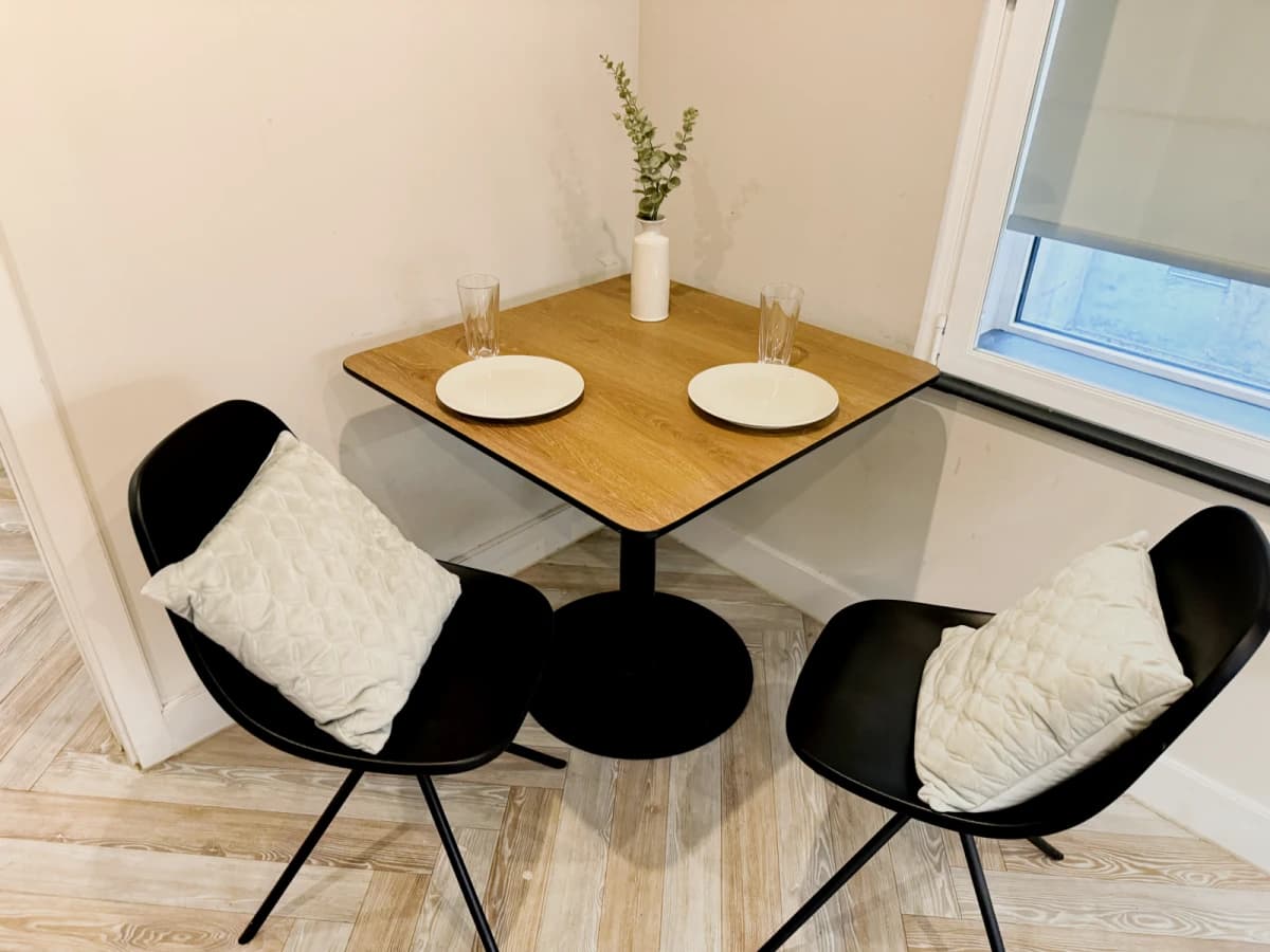 Dwell 121 Princess Street image