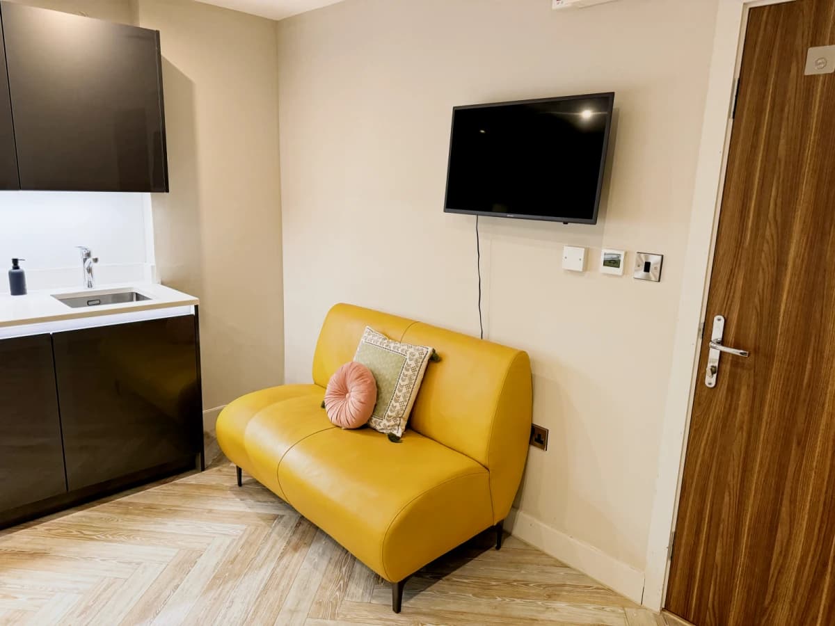 Dwell 121 Princess Street image