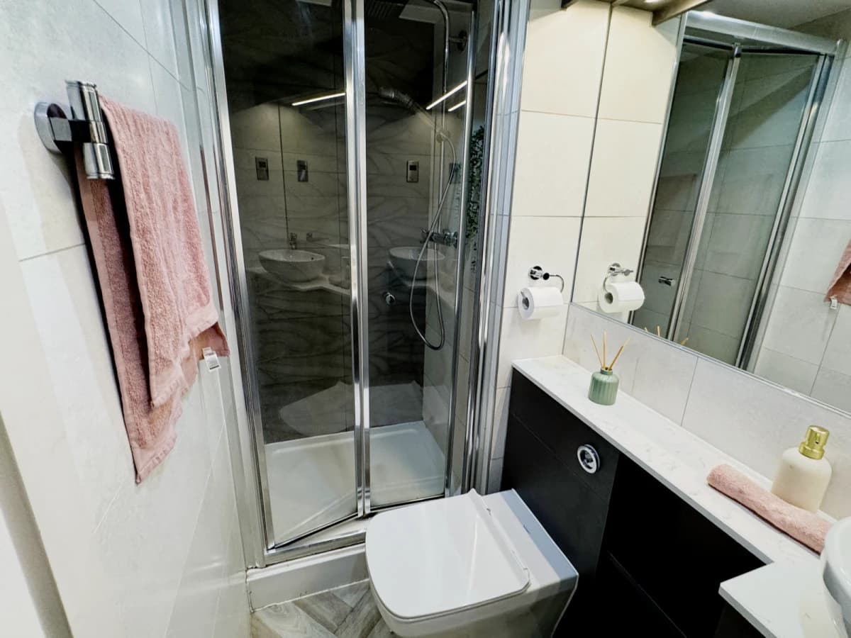 Dwell 121 Princess Street image