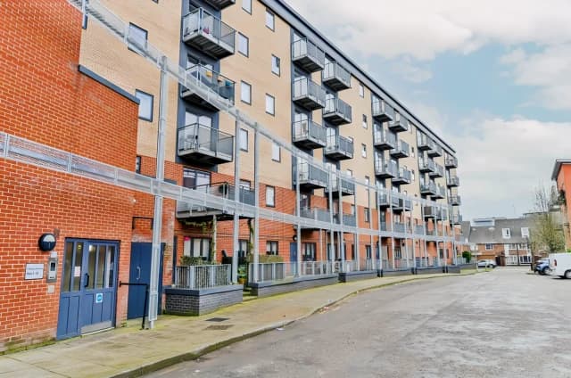 ST-Clayton Crescent