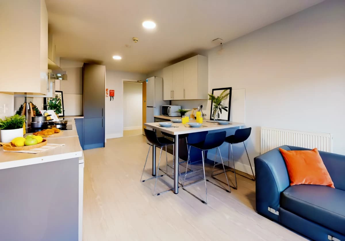 Silver En Suite