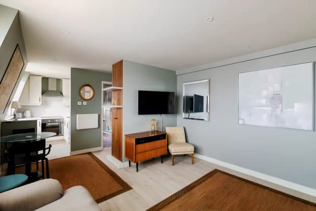 1 Bedroom 1 Bathroom