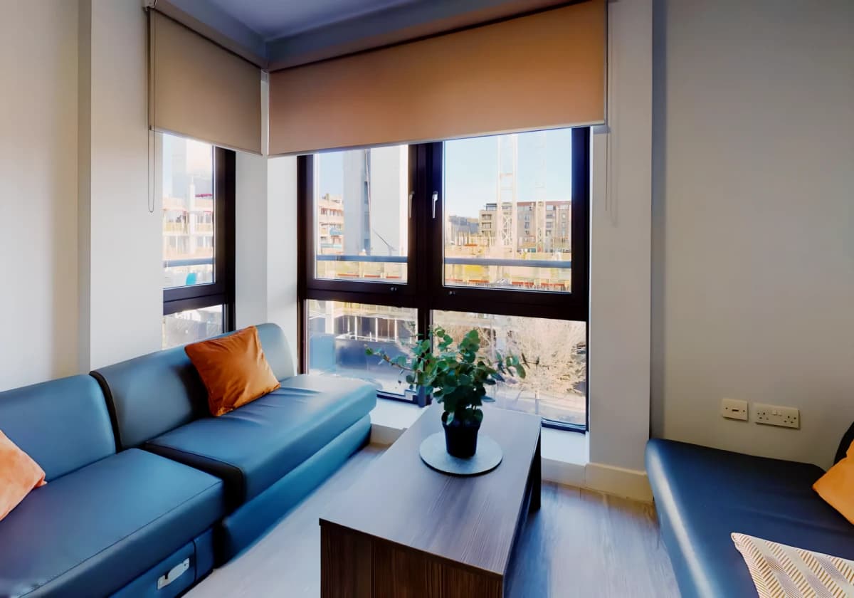 Bronze En Suite