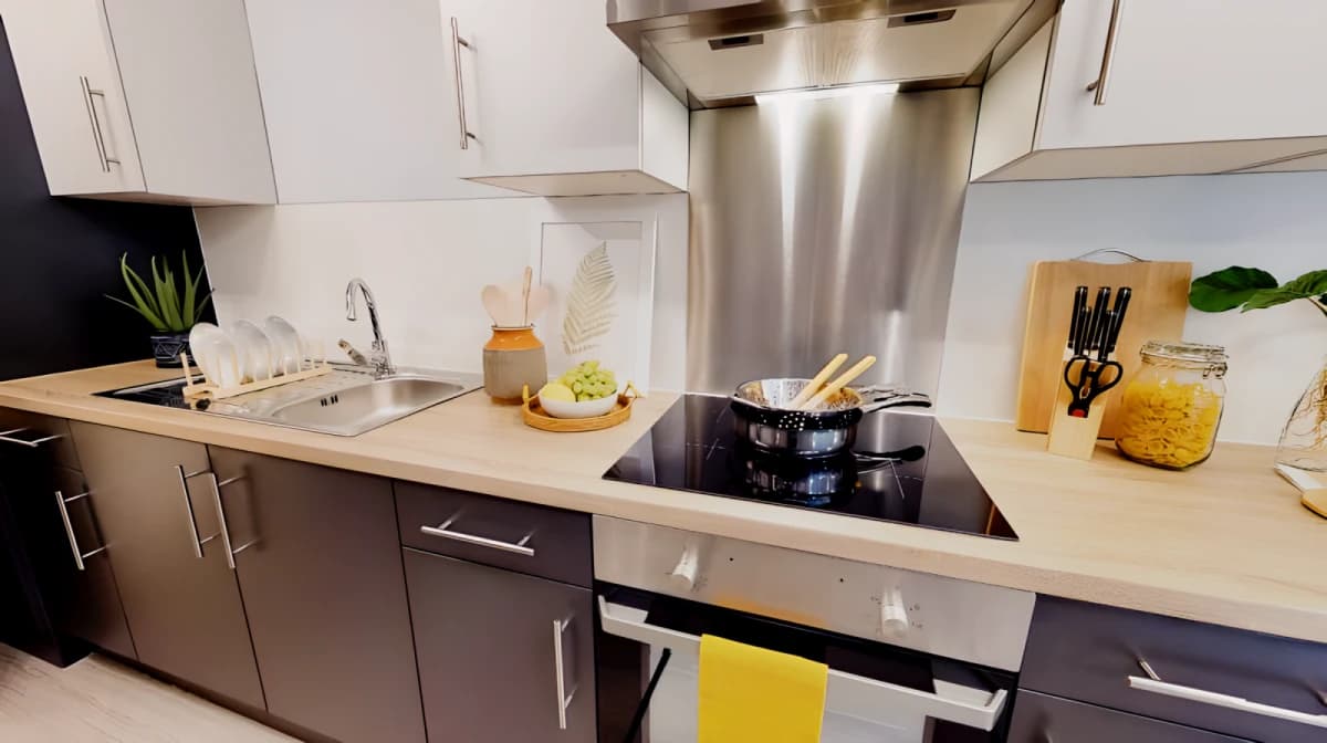 iQ Will Wyatt Court image