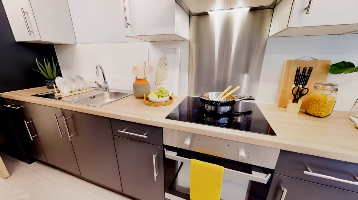 iQ Will Wyatt Court image