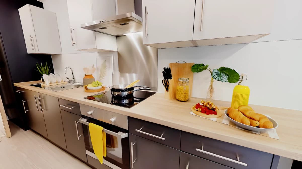 iQ Will Wyatt Court image