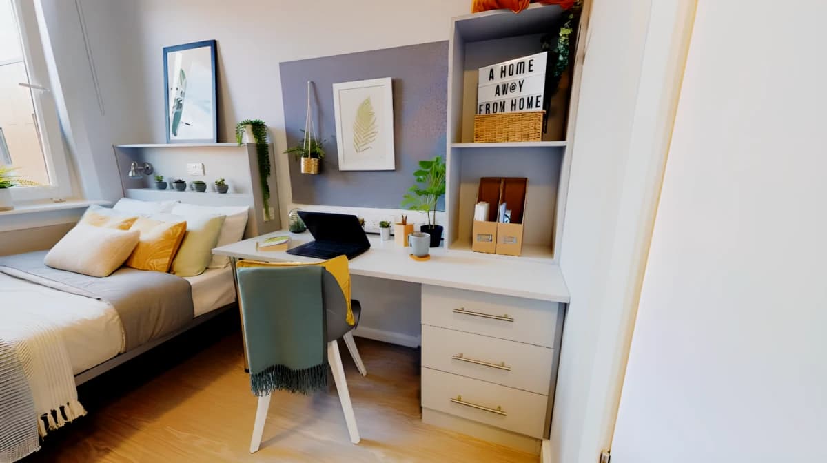 iQ Will Wyatt Court image