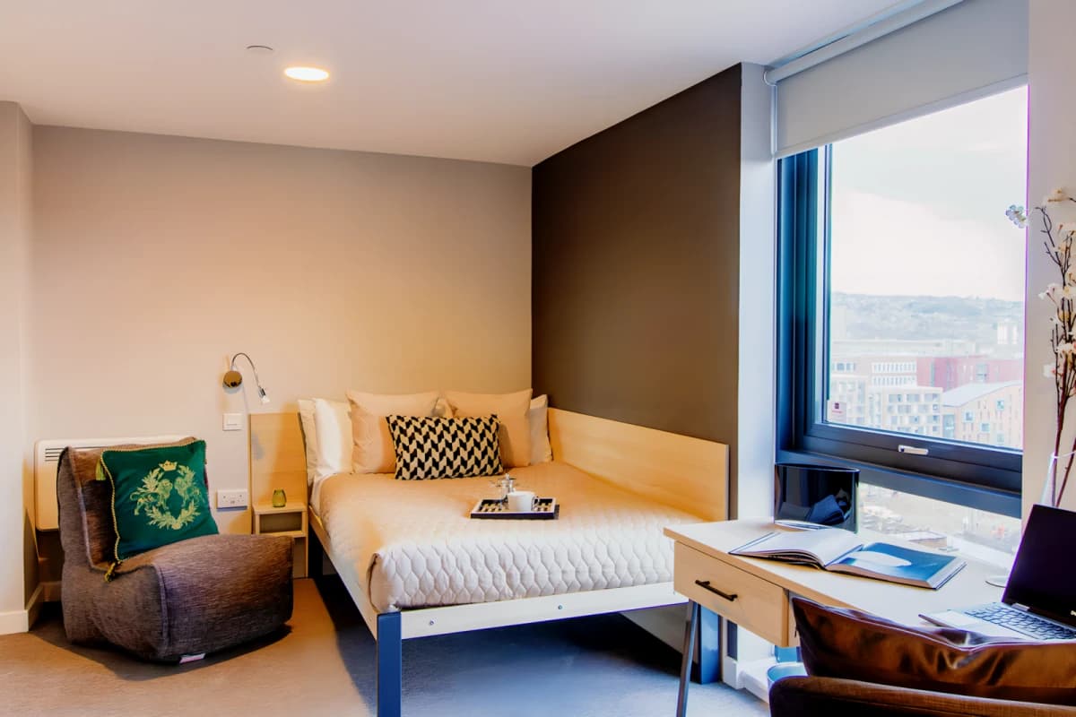 Straits Manor image