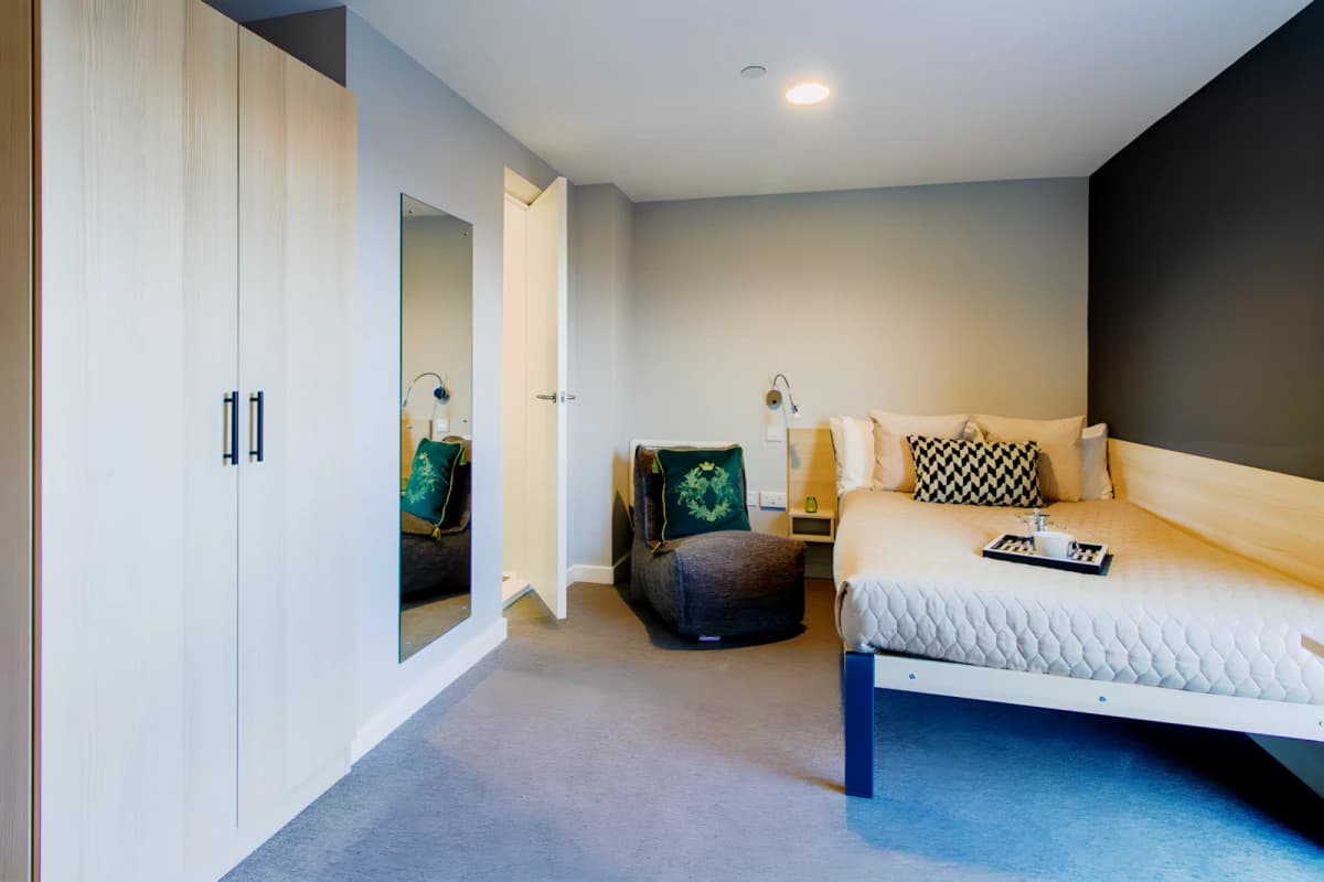 Straits Manor image
