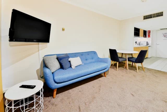 Chic studio near Kingston - Throop Avs metro station
