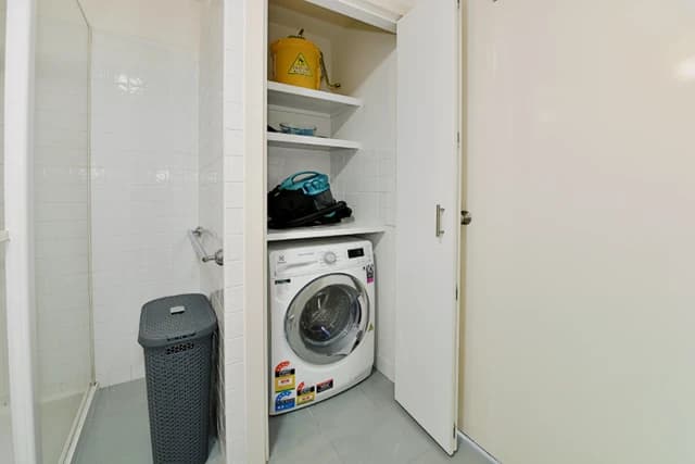 apartment near Elizabeth Street image