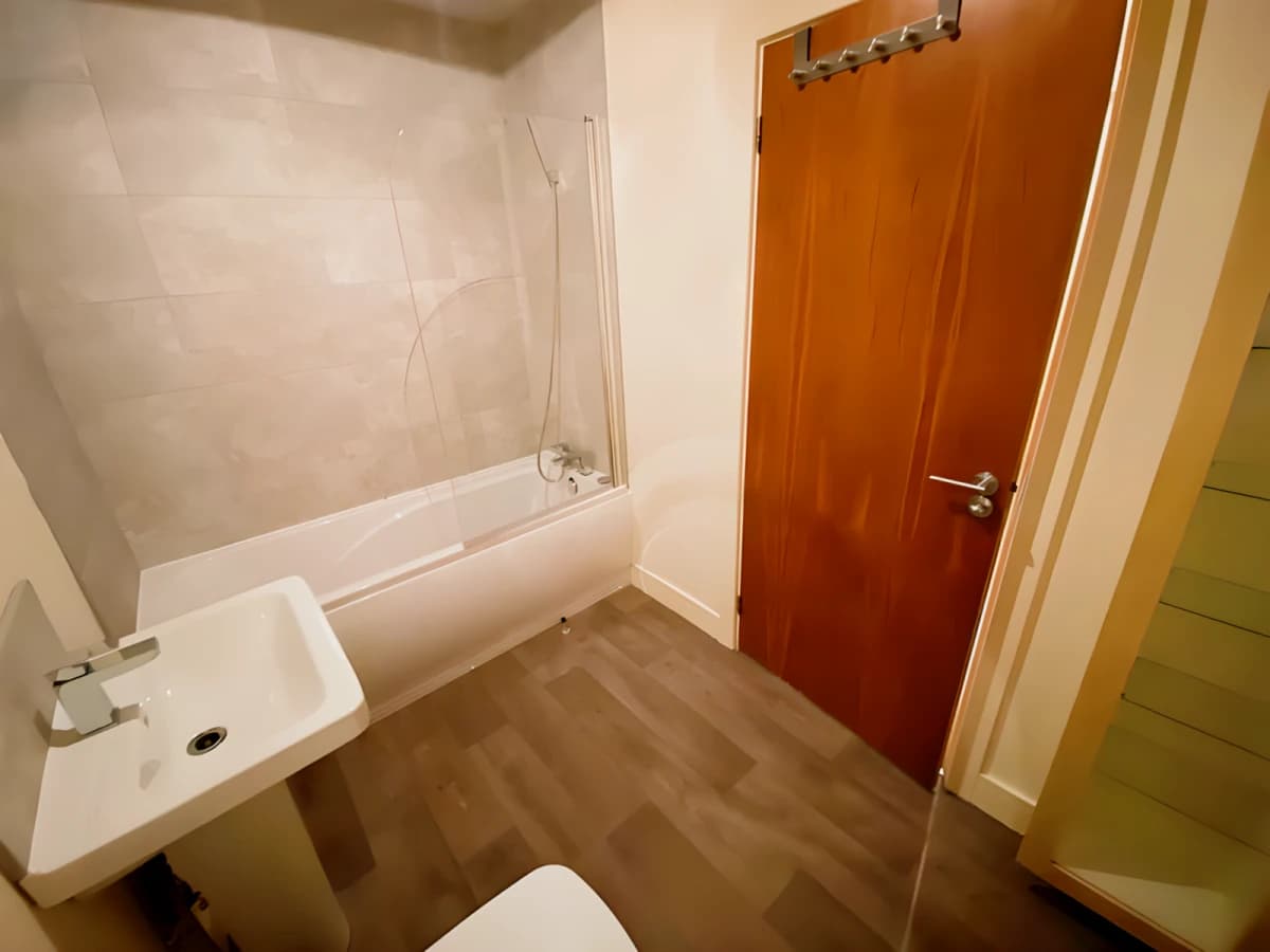 2 bedrooms 2 bathrooms
