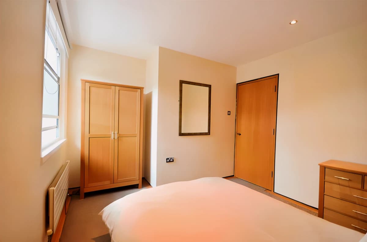 3 bedrooms 2 bathrooms