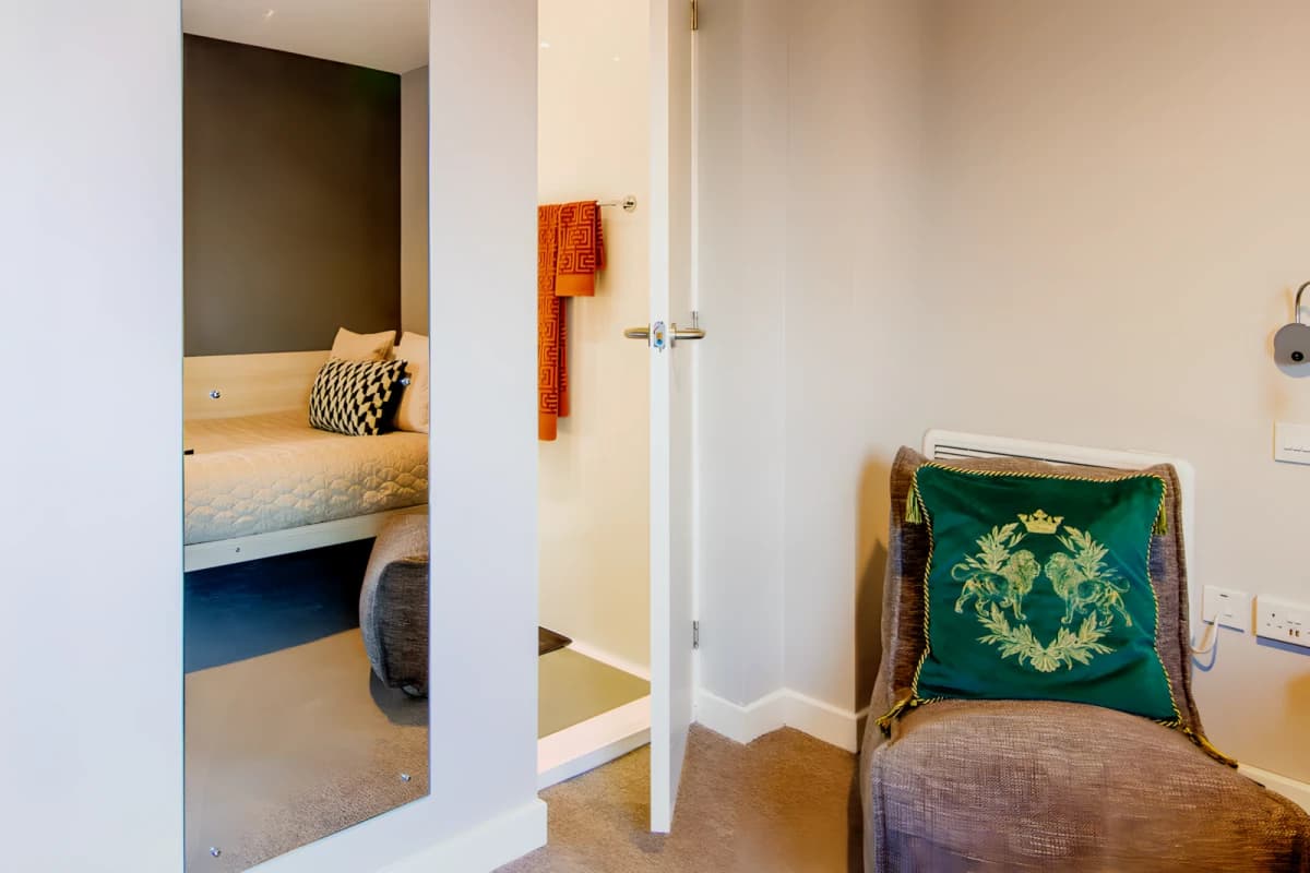 Straits Manor image