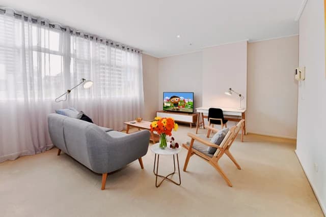 apartment near Little Lonsdale Street image