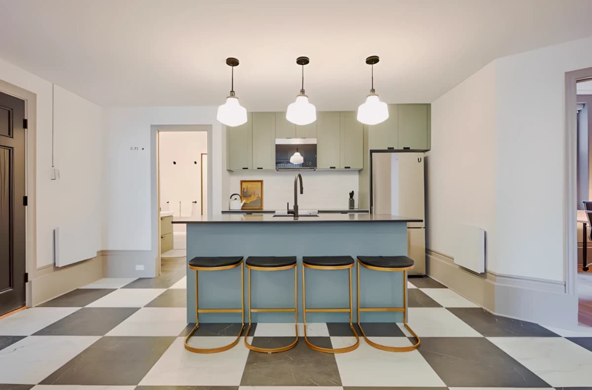 Chelsea House image
