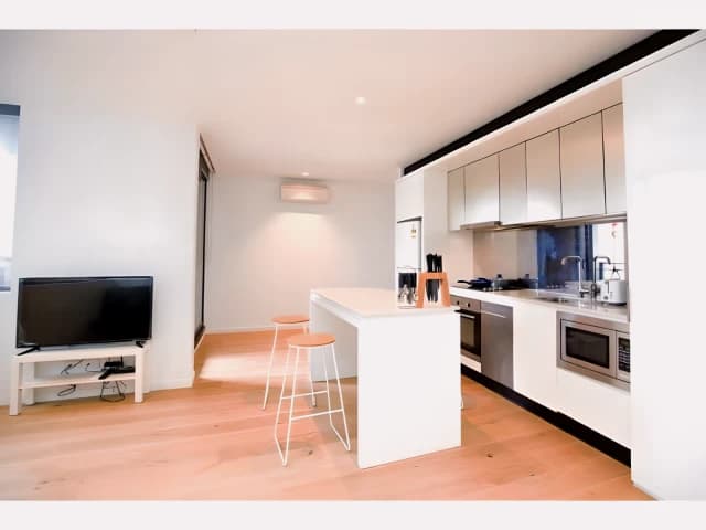 33 Rose Lane image