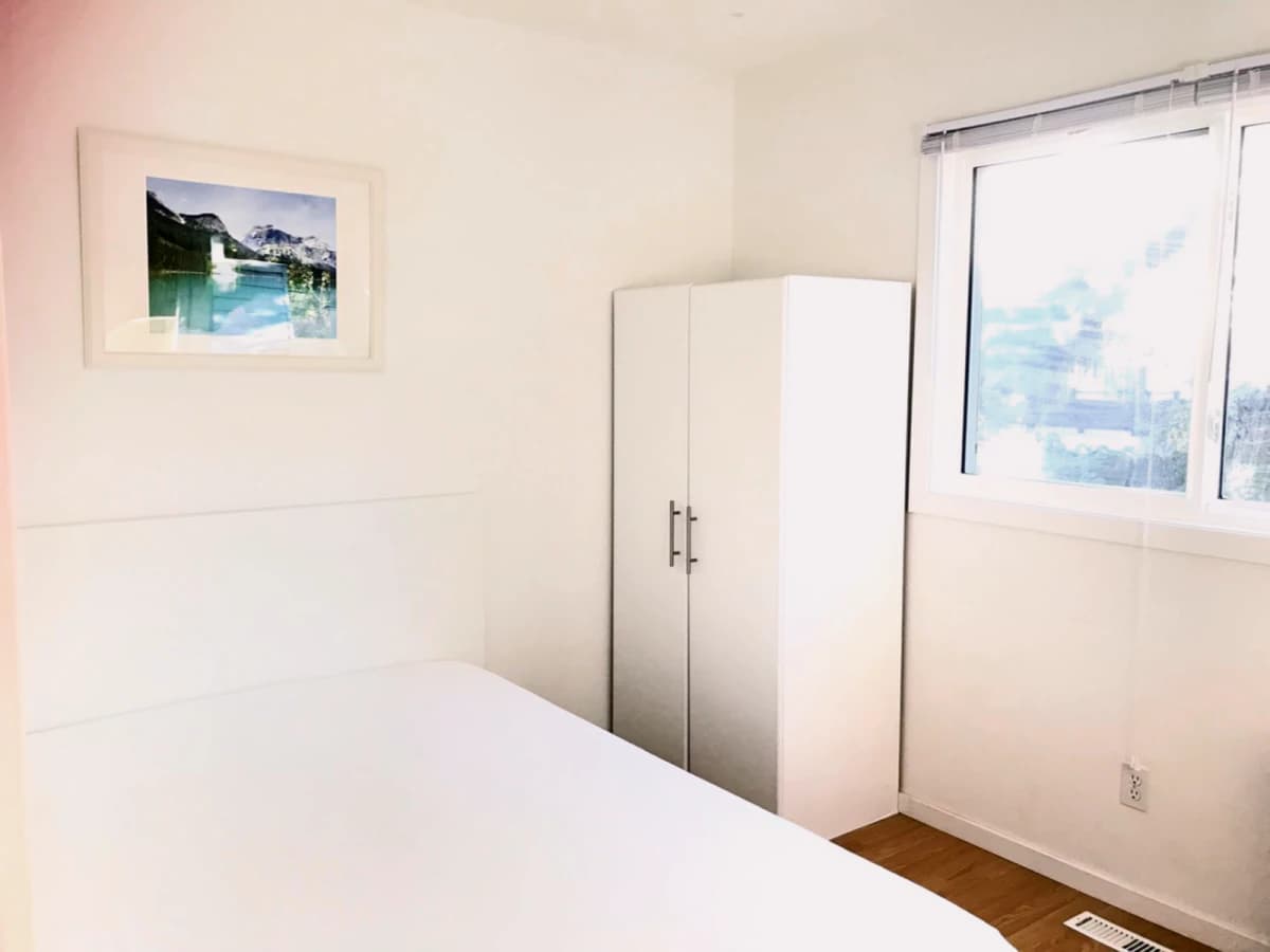 Secondary bedroom