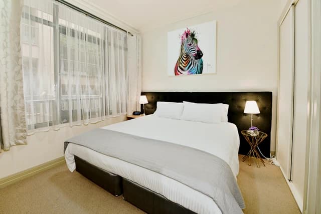 Cool 1-bedroom apartment near Flagstaff train station