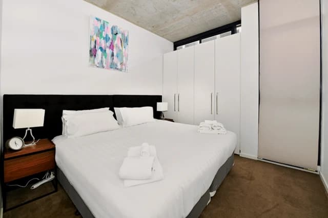 Cool 1-bedroom apartment near Flagstaff train station