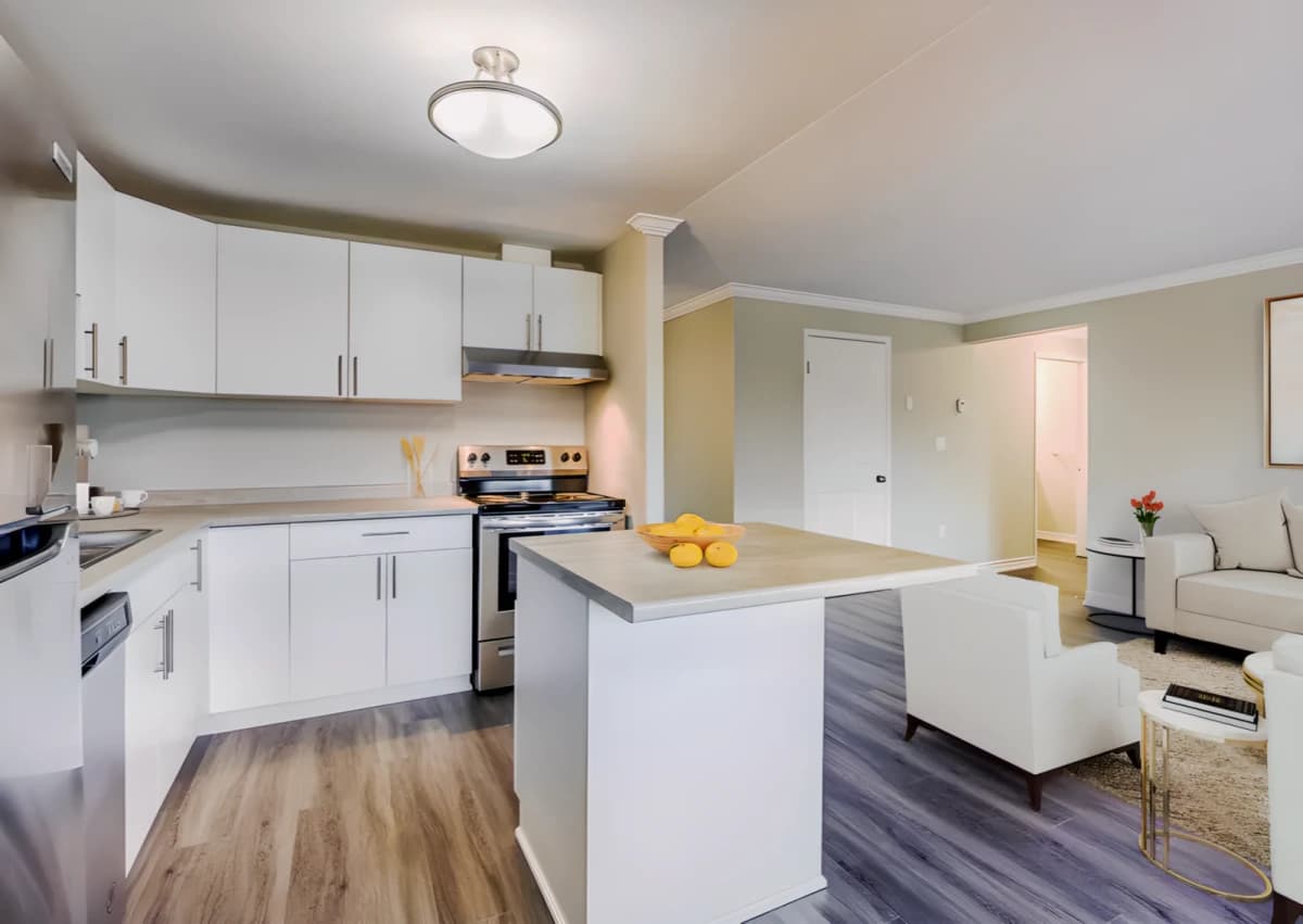 600 Proudfoot Lane image