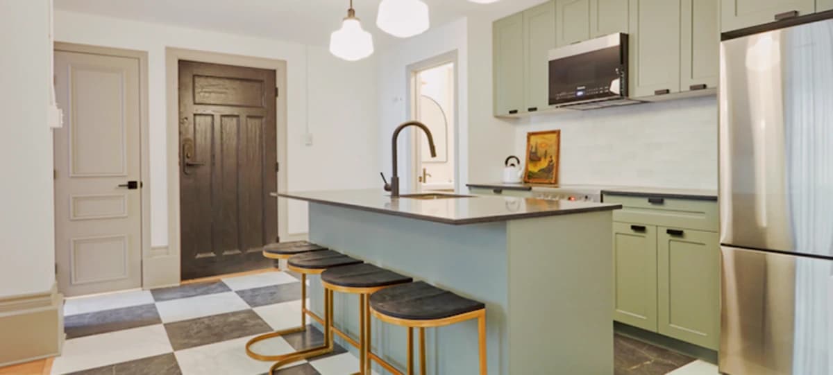 Chelsea House image