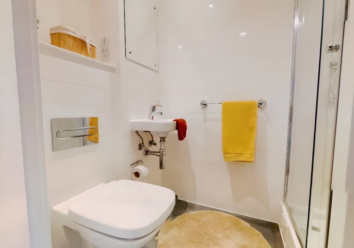 iQ Nelson Court image