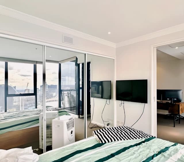 1 bedroom  1 bathroom