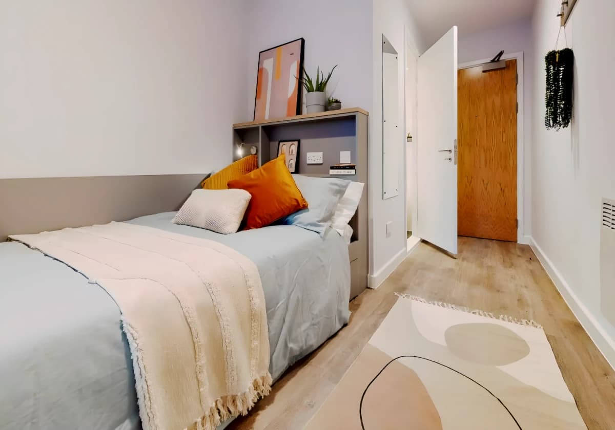 iQ Nelson Court image