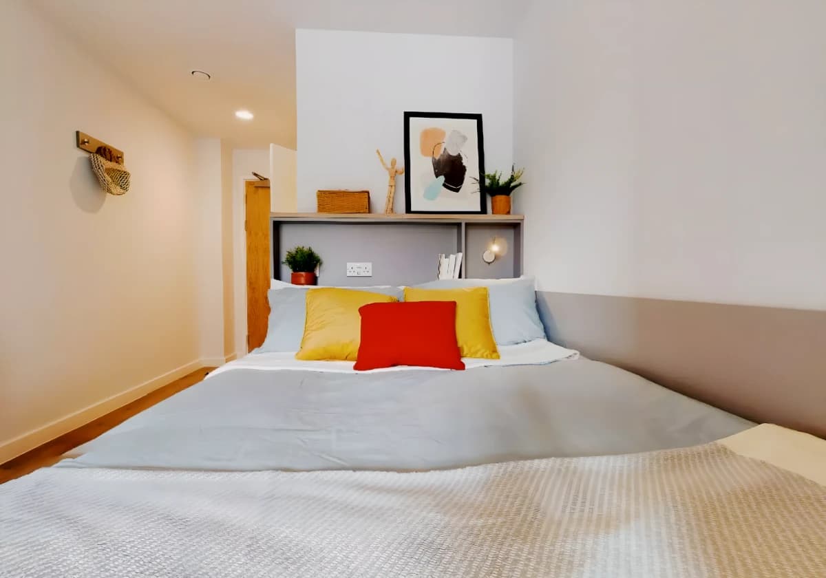 iQ Nelson Court image