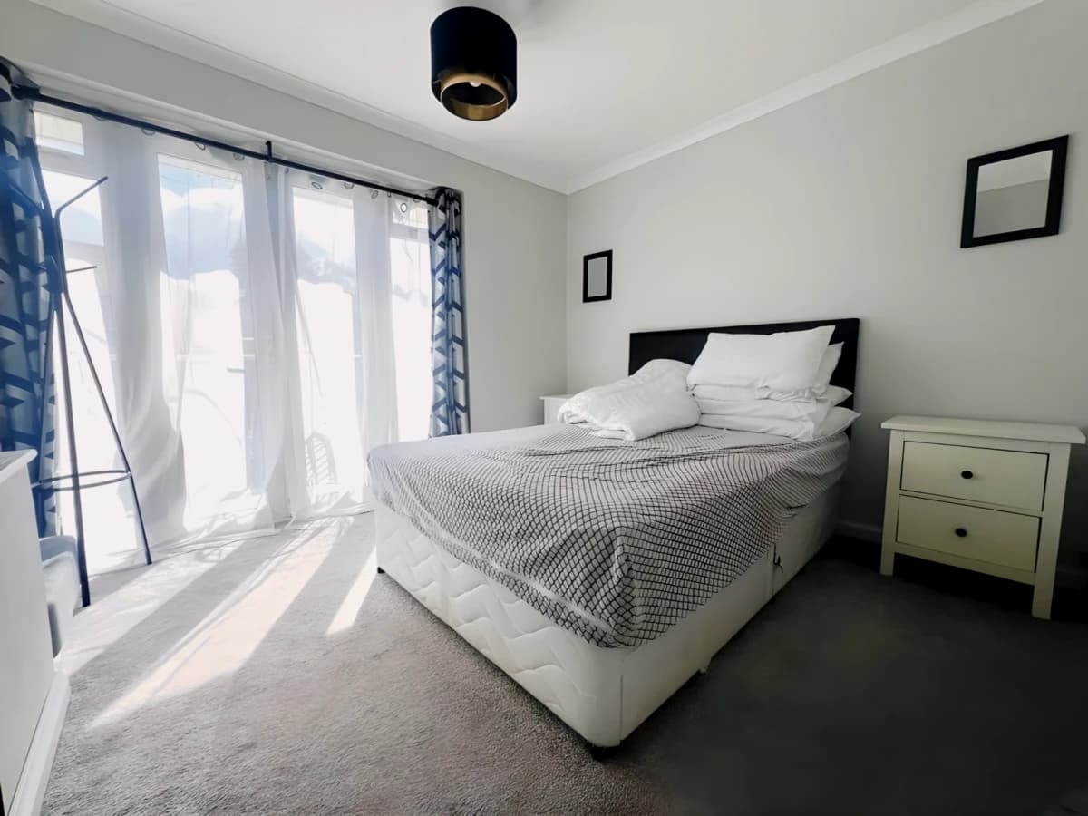 2 bedrooms 1 bathroom