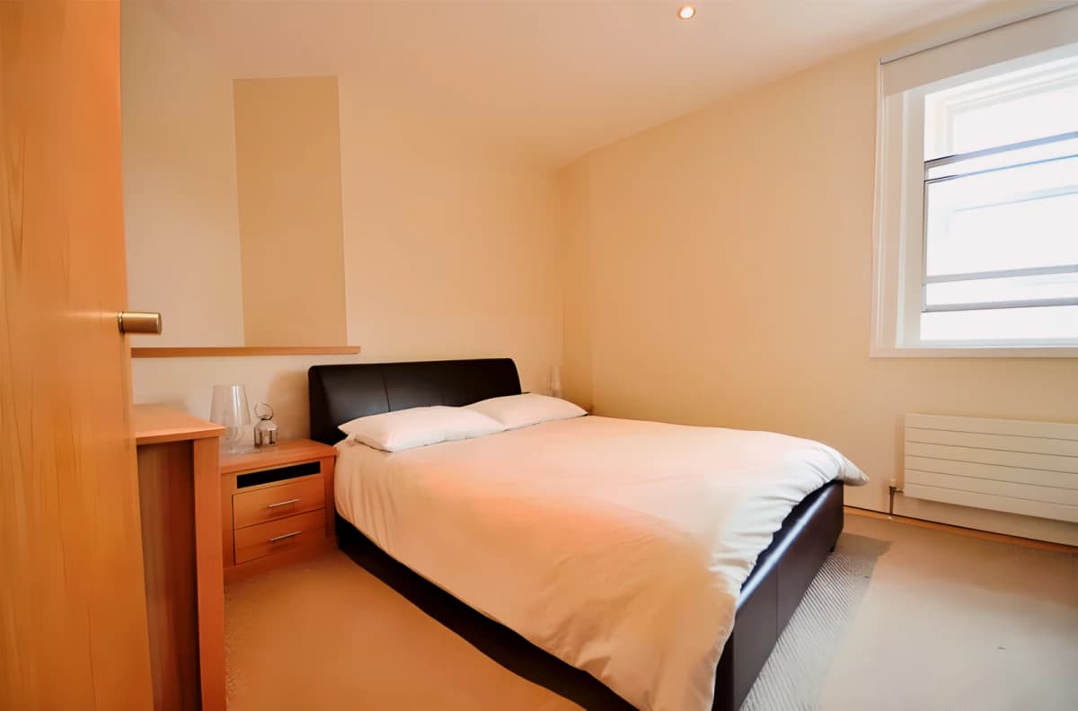 3 bedrooms 2 bathrooms