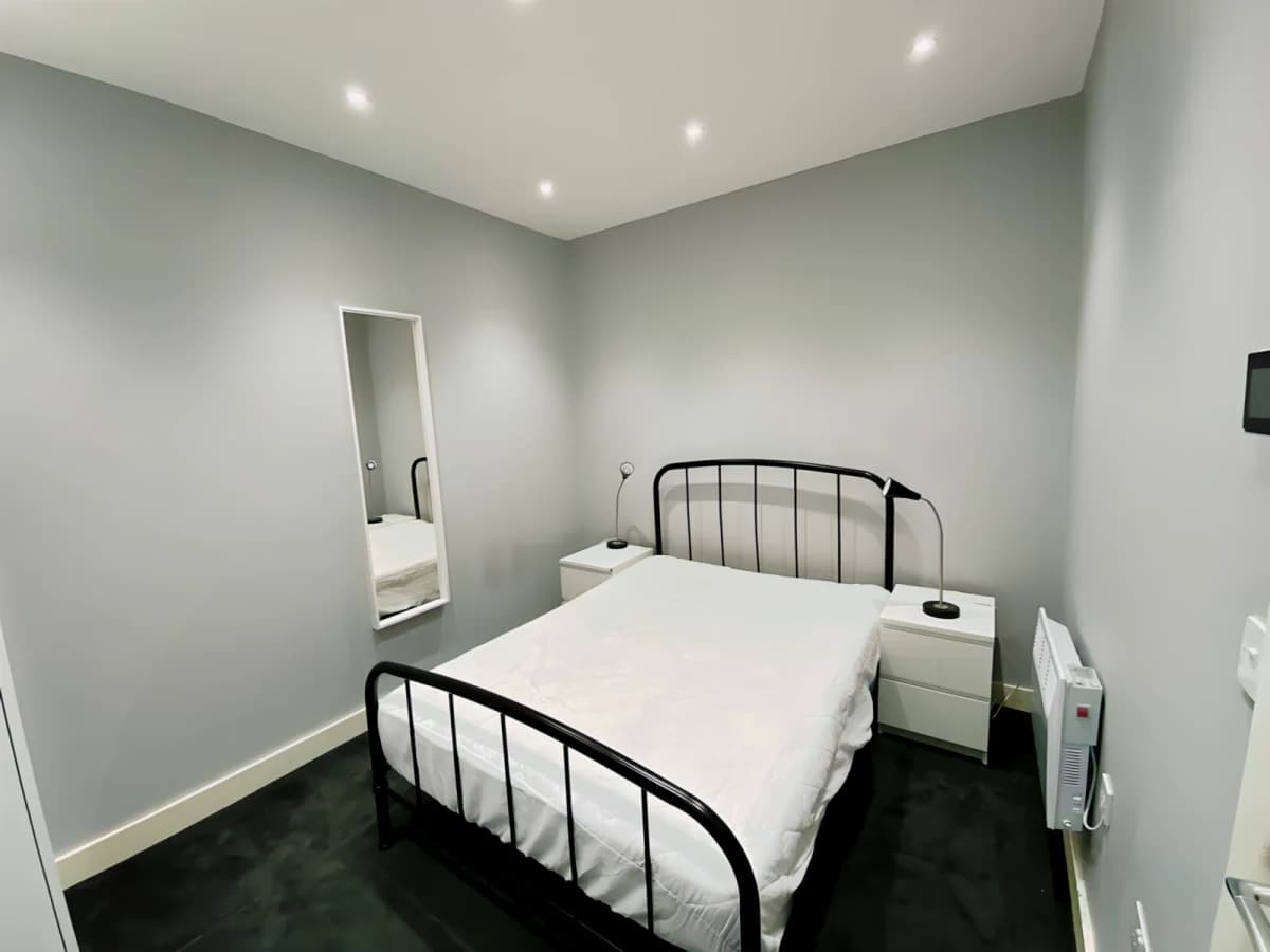 2 bedrooms 1 bathroom